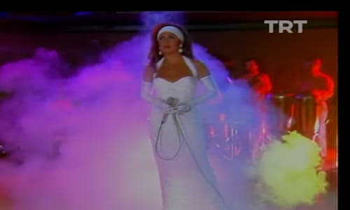 Nükhet Duru-Dağınık Yatak 