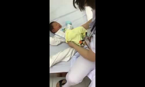 Küçük Bebeğin Tatlı Tatlı Uyuması