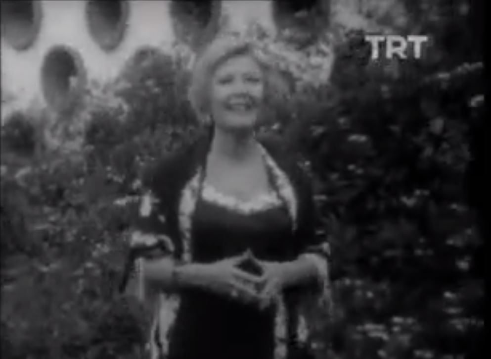 Nesrin Sipahi Aman Avcı Vurma Beni 