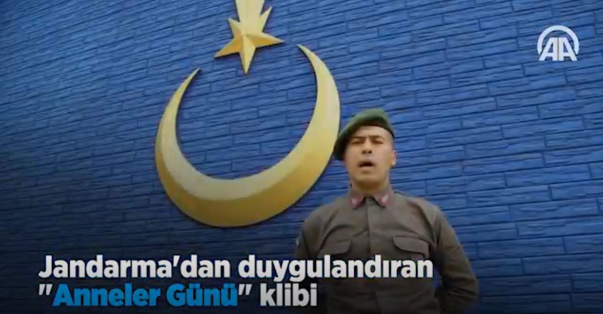 Jandarma'dan Duygulandıran Anneler Günü  Klibi