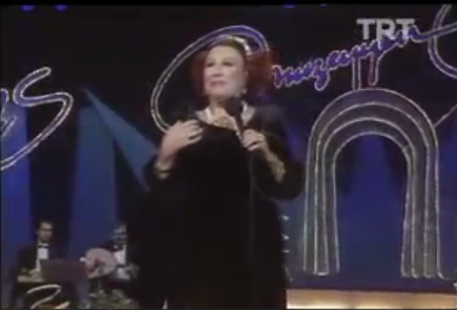 Müzeyyen Senar-Geçmesin Günümüz Sevgilim Yasla 