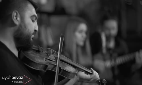 Melis Aydın - Dilek Taşı (SiyahBeyaz Akustik)