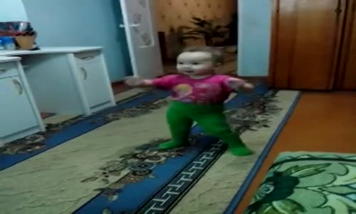 Bebeğin Tatlı Dansı