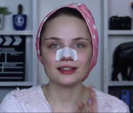 4 TLye Siyah Nokta Temizliği  BİM Burun Bandı