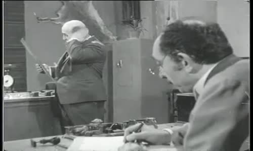 Hergün Aynı Kılıkta Görmekten Bıktım Usandım seni