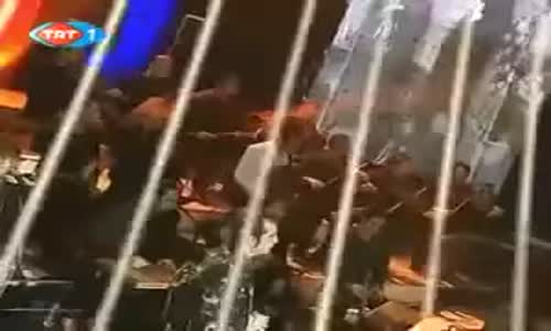  Funda Arar Kıraç Bulamazsın Benim Gibi Seveni