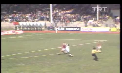 1988-1989 Sezonu Rizespor-Trabzonspor Maç Özeti İzle