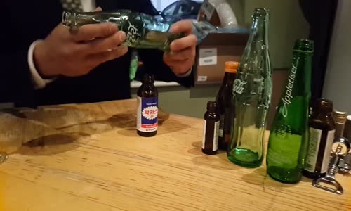 Denge Konusunda Çıtayı Arşa Çıkaran Adamdan Muhteşem Şişe Dengesi