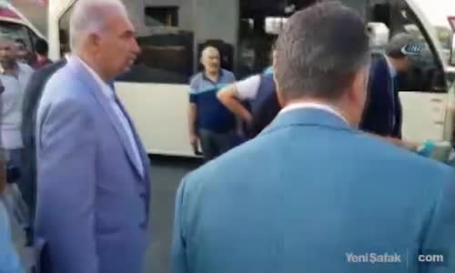 Başkan Uysal Kazayı Görünce Konvoyu Durdurup Yardıma Koştu