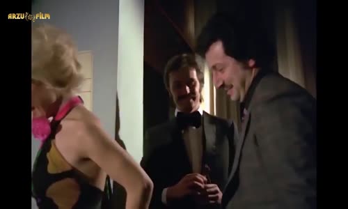 Hasret  Herkes Gazinodan Bahsediyor