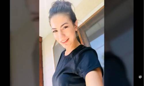 Demet Özdemir Erkenci Kuş Setinden Yeni Pozlarını Paylaştı
