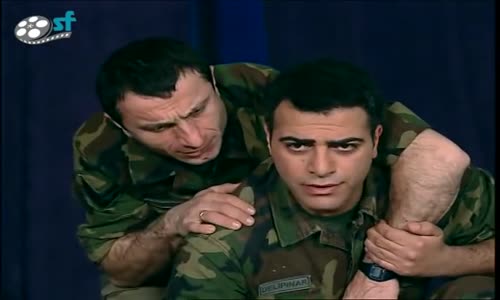 Emret Komutanım - Büyük Kavga Hamza Çildirdi Hamza'dan Feri̇t'e Yumruk