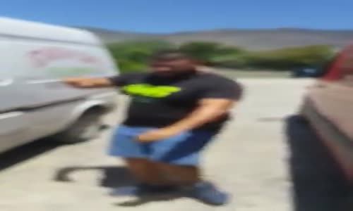 Dövizdeki Artışı Göbek Atarak Karşılayan Kıbrıslı Vatandaş