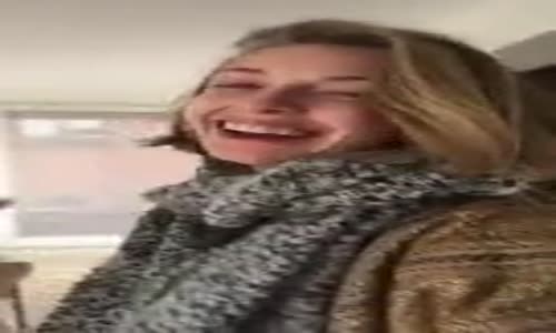 Yasemin Kay Allen'in Muhteşem Espirisi 