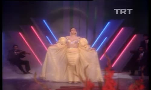 Hüner Coşkuner-Gidiyor Gidiyor İzle