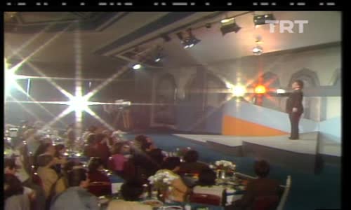 Zeki Müren-Mihrabım Diyerek izle