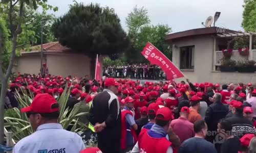 Kadıköy Belediyesi'nde Grev Kararı Asıldı