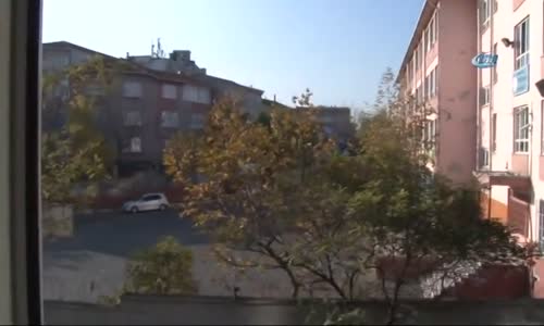 Öğrencisinin Elini Cetvelle Kıran Öğretmen