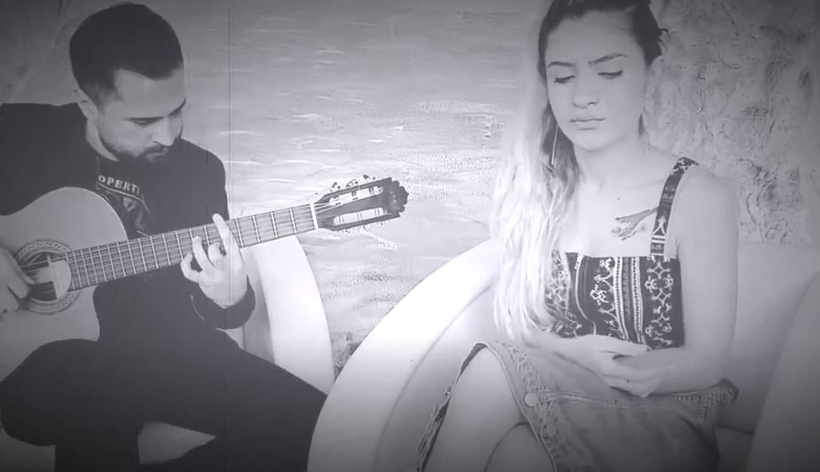 Feride Hilal Akın - Sarılınca Sana