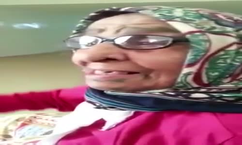 Komik yaşlı teyze gülmek garanti