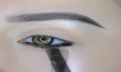 Sadece Göz Kalemi İle Eyeliner