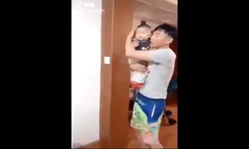 Kafasını Vurduğunu Zanneden Bebekler