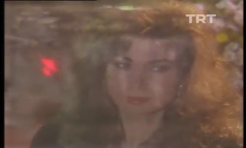 Ayşe Tunalı-Sevilme Okşanma Uzaklarda Sen izle