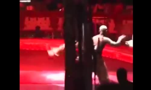 Takla Açma Konusunda İyi Olan Çocuk 