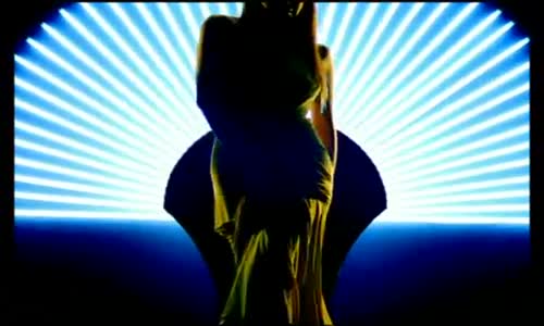 Ebru Yaşar  Yeşillenirim