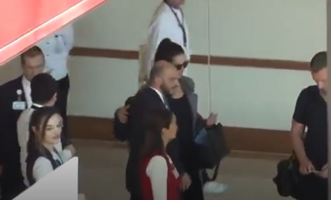 Adriana Lima Uçağını Kaçırdı