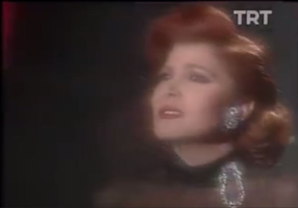 Yüksel Uzel Üzüldüğün Şeye Bak 