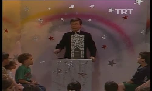 Sermet Erkin'den İllüzyon Eşliğinde 'Dev Ve Cüce' Masalı