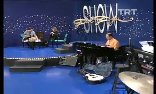 Erol Evgin-Benimle Oynar Mısın izle 