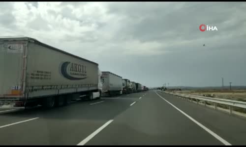 İpsala'da tır şoförleri göçmen nöbeti tutuyor! -Aracın altına giriyorlar-