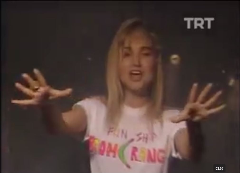 Yonca Evcimik-Yaktın Beni 