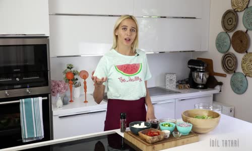 Yunan Salatası Nasıl Yapılır