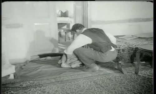 Hatta Düşmüşsündür De Hala Kalkamamışsındır