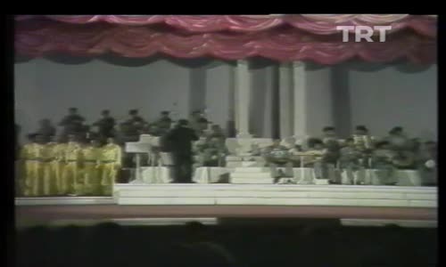 Emel Sayın-Yine Neşe-i Muhabbet izle