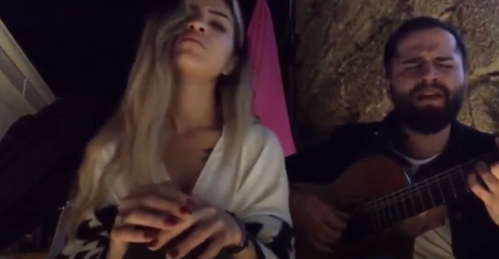 Feride Hilal Akın - Bilir Mi