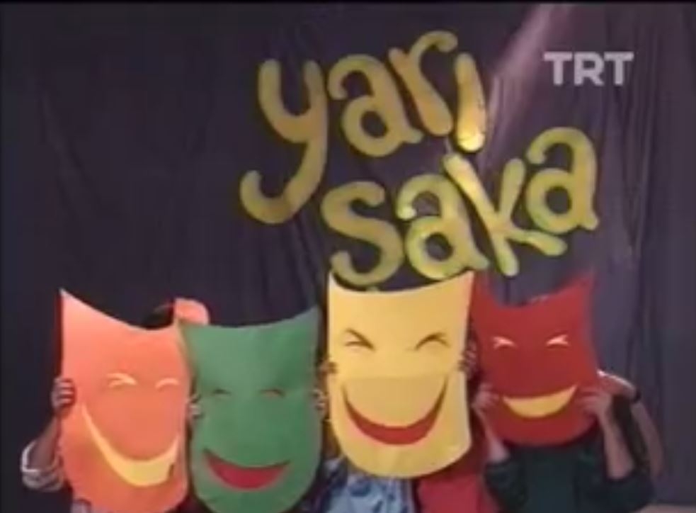 Yarı Şaka Yarı Ciddi 10.Bölüm İzle