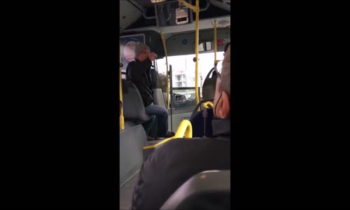 Metrobüs de Tartışırken Kavgaya Tutuşan Yaşlı Amcalar