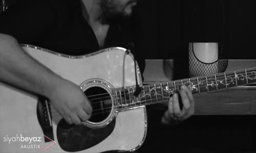 Reşit Gözdamla - Hayat Öpücüğü (SiyahBeyaz Akustik)