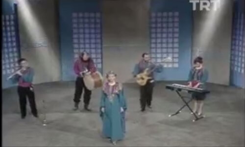 Esin Afşar-Söyle Garip Bencileyin izle