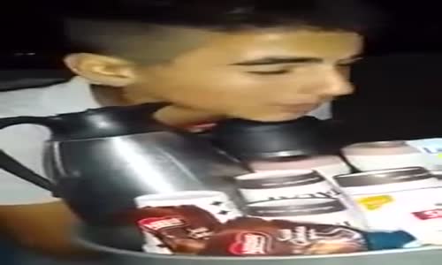 Çaycı Fırlama Çocuk