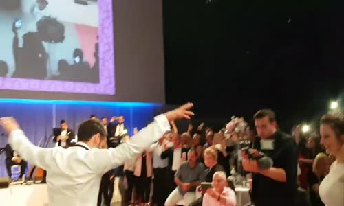 Hakan Çalhanoğlu Muhteşem Zeybek Oyunu 