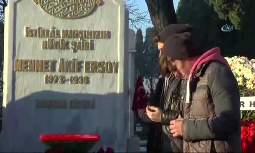 Milli Şair Mehmet Akif Ersoy Kabri Başında Anıldı