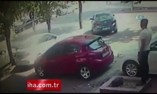 Kız kardeşini Öldürmekten Aranan Erhan Timuroğlu Galeriyi Taradı