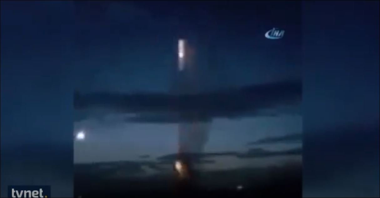 Tsk Afrin’i Roketlerle Böyle Bombardımana Tutuyor