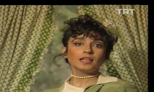 Ayşegül Aldinç-Gözlerin Su Yeşili izle