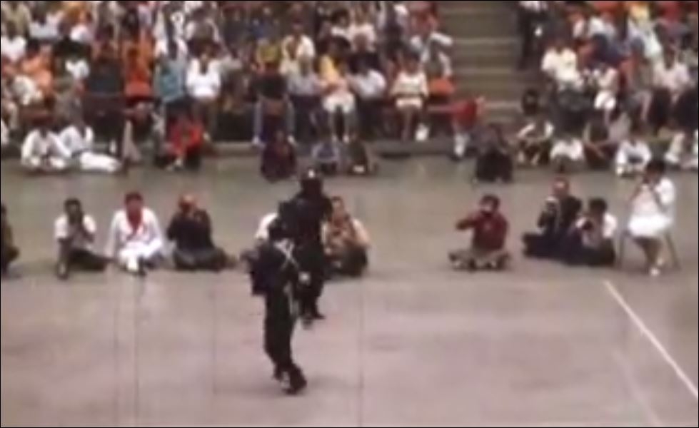 Bruce Lee'nin Filmleri Dışındaki Kaydedilmiş İlk ve Tek Dövüş Videosu!